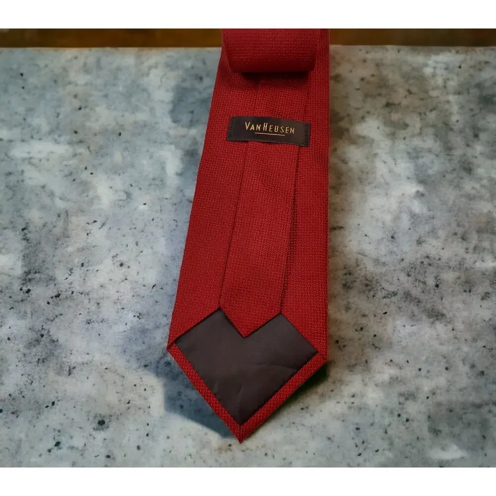 Van Heusen Mens Necktie Tie Red Geometry Print 100% Silk 56